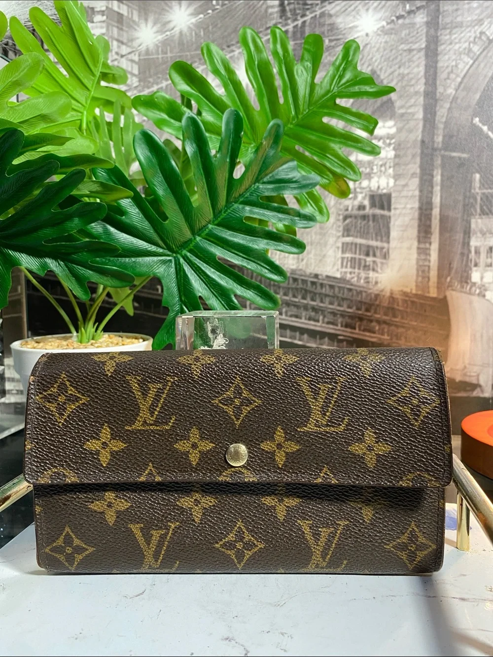 Authentic Louis Vuitton Vintage Monogram Sarah Wallet